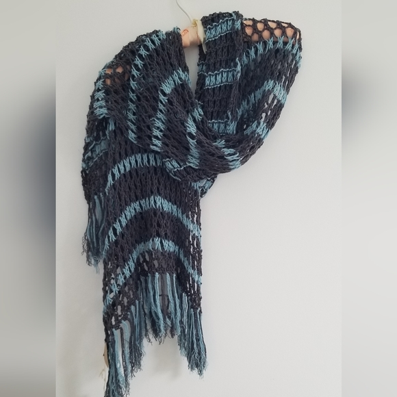 Gray and blue stripped long hand knit sparkling scarf with long fringe - Picture 4 of 5